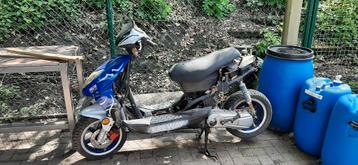 Keeway scooter voor onderdelen of opmaak, Fietsen en Brommers, Ophalen