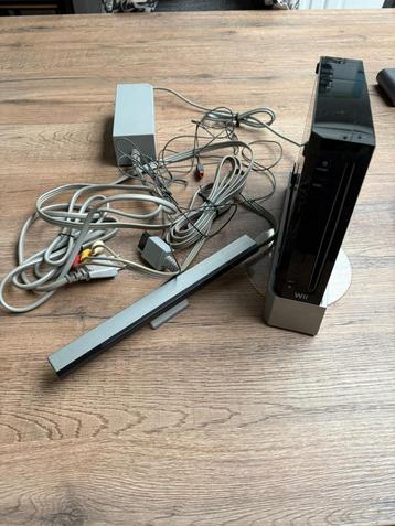 Wii console + spelletjes en accessoires  beschikbaar voor biedingen
