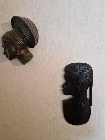 Afrikaanse kunst - 2 houten hoofden beschikbaar voor biedingen