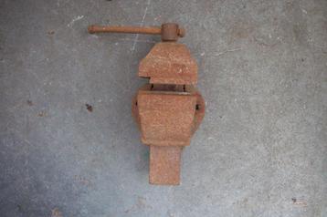 Metalen bankschroef beschikbaar voor biedingen