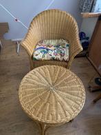 Rotan stoel met tafel, Huis en Inrichting, Stoelen, Ophalen, Gebruikt, Riet of Rotan, Eén