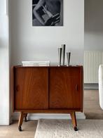 Unieke vintage Mid century dressoir op wieltjes, Huis en Inrichting, Ophalen, Zo goed als nieuw