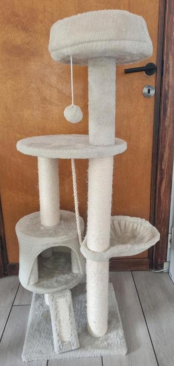 Krabpaal in zeer goede staat kattenkrabpaal beschikbaar voor biedingen