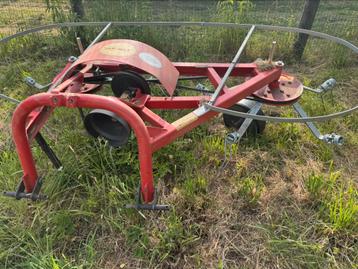 Hooikeerder te koop voor minitractor beschikbaar voor biedingen