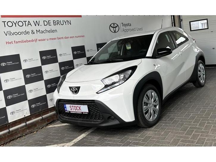 Toyota Aygo X play STOCK STOCK, Auto's, Toyota, Bedrijf, Aygo, Airbags, Airconditioning, Bluetooth, Centrale vergrendeling, Elektrische ramen