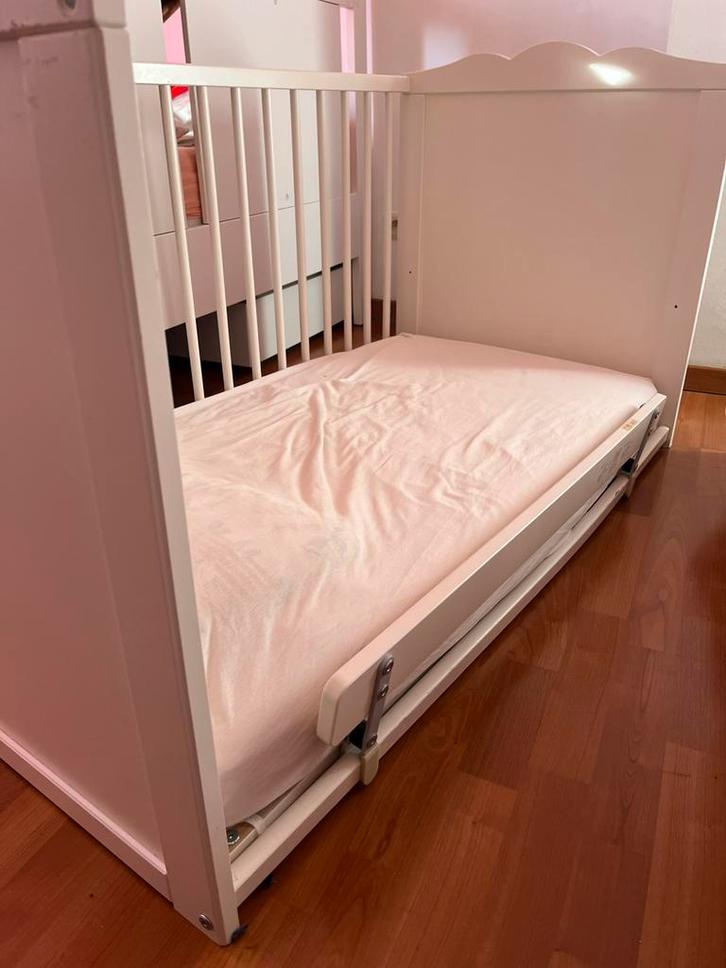 Lit bebe ikea montessori lit au sol avec matelas et draps, Enfants & Bébés, Berceaux & Lits, Lit, Enlèvement