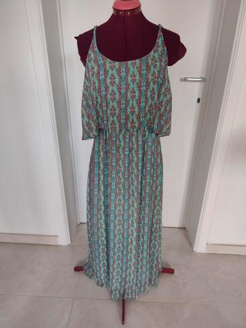 Jolie robe d'été entièrement doublée, bretelles réglables. M beschikbaar voor biedingen