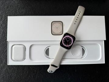 Apple Watch Serie 8 45mm beschikbaar voor biedingen