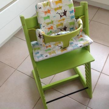 Limoen groene Tripp Trap met babyset en kussentjes beschikbaar voor biedingen