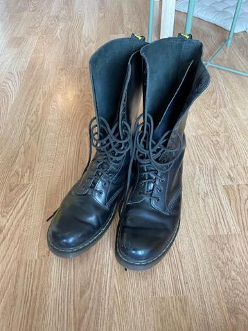 Dr. Martens 1914 veterlaarzen zwart beschikbaar voor biedingen