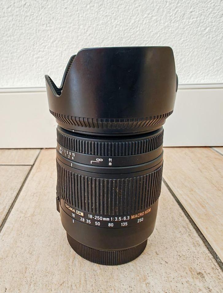 Sigma 18-250mm F/3.5-6.3 DC OS HSM Canon telelens, Audio, Tv en Foto, Foto | Lenzen en Objectieven, Zo goed als nieuw, Telelens