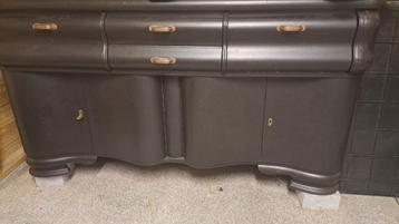 Stijlvolle vintage dressoir / commode in houtskool zwart beschikbaar voor biedingen