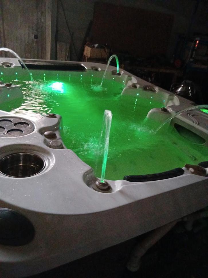 Jacuzzi  gratis geleverd, Tuin en Terras, Zwembad-toebehoren, Verzenden