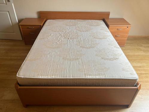 Tweepersoonsbed met Auping-bodem, incl. matras, Huis en Inrichting, Slaapkamer | Bedden, Zo goed als nieuw, Twijfelaar, 140 cm