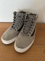 Grijze Suède Vans maat 37, Ophalen of Verzenden, Zo goed als nieuw, Sneakers, Grijs