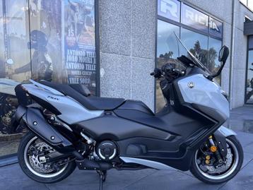 Yamaha TMAX 560 TECHMAX beschikbaar voor biedingen