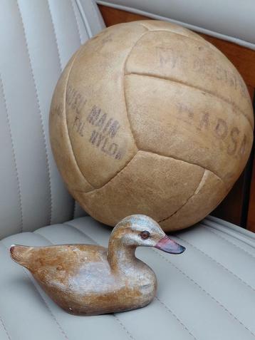 Vintage bruin lederen medecin ball / vintage sport 2 kg bal beschikbaar voor biedingen