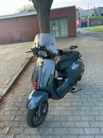 A klasse Vespa sprint 2018, Fietsen en Brommers, Ophalen