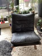 Comfortabel bijzet zeteltje met lederen kussen, Huis en Inrichting, Zetels | Zetels, Ophalen, Gebruikt, Eenpersoons, Minder dan 75 cm