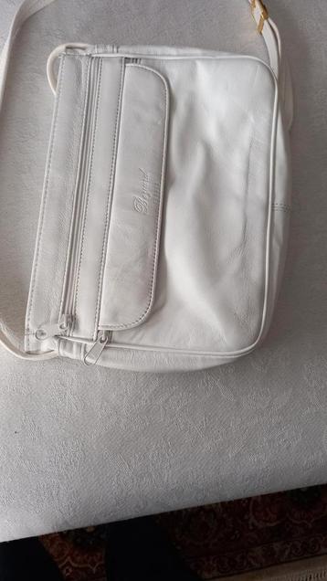 Witte handtas . Boyard France. 1x vgebruikt. beschikbaar voor biedingen