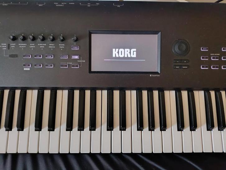 KORG NAUTILUS 61, Muziek en Instrumenten, Synthesizers, Zo goed als nieuw, Korg, Ophalen