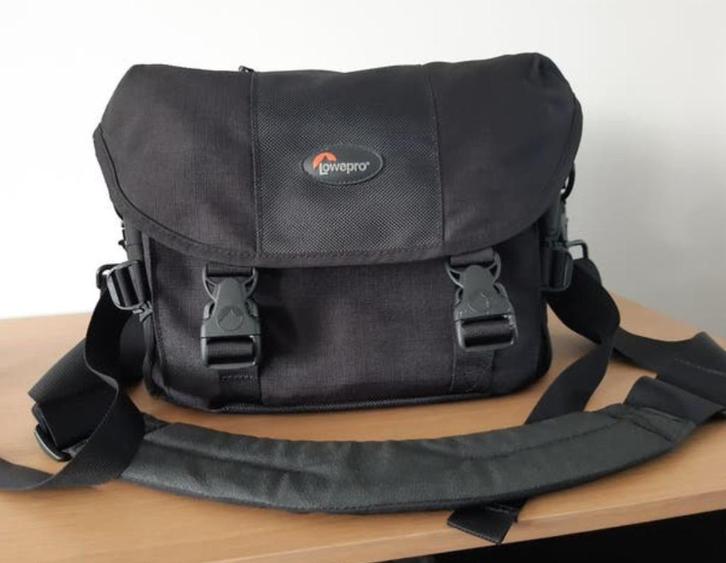 Lowepro Stealth Reporter 300 AW Sac d'épaule, Audio, Tv en Foto, Foto | Cameratassen, Gebruikt, Schoudertas, Lowepro, Ophalen