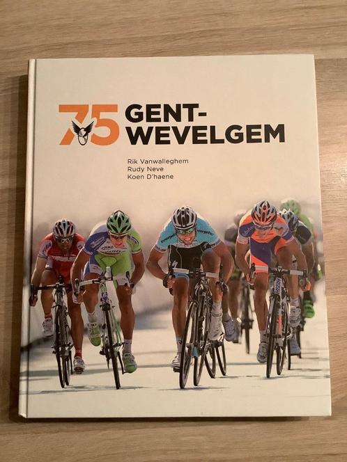 Boek wielrennen 75 Gent-Wevelgem, Boeken, Sportboeken, Zo goed als nieuw, Lopen en Fietsen, Ophalen of Verzenden