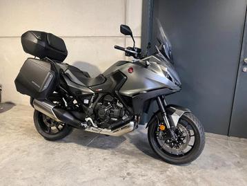 Honda NT1100 DCT met urban pack van 1ste eigenaar (bj 2023) beschikbaar voor biedingen