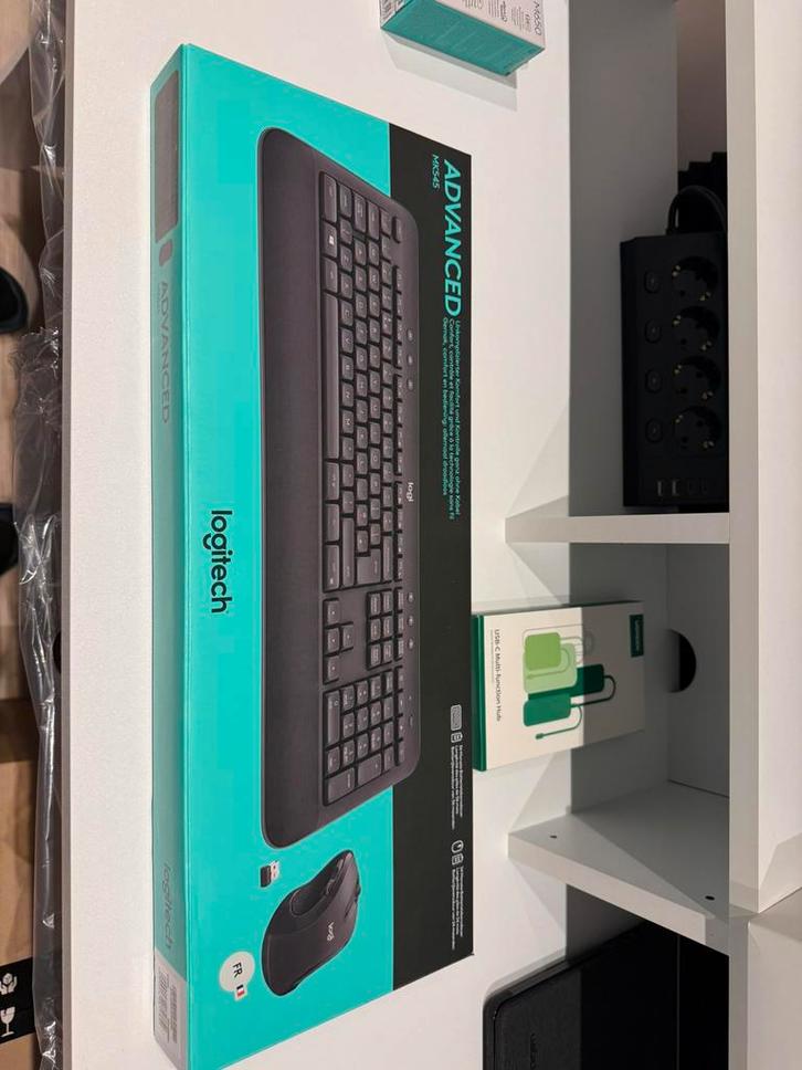Ensemble clavier et souris sans fil Logitech MK545 ADVANCED, Informatique & Logiciels, Claviers, Sans fil, Enlèvement