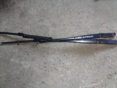 A vendre bras d'essuis-glace Sirocco, Auto-onderdelen, Overige Auto-onderdelen, Volkswagen, Gebruikt, Ophalen