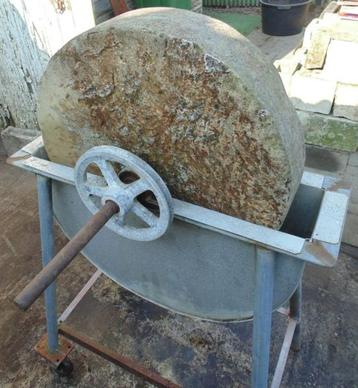 Waterslijpsteen beschikbaar voor biedingen