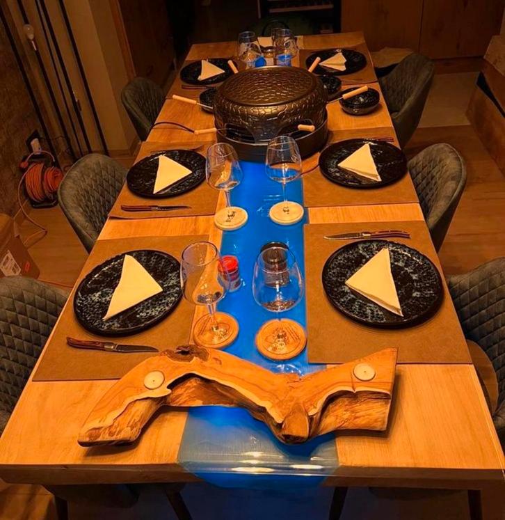 Boomstamtafel set, Huis en Inrichting, Tafels | Eettafels, Zo goed als nieuw, Ophalen