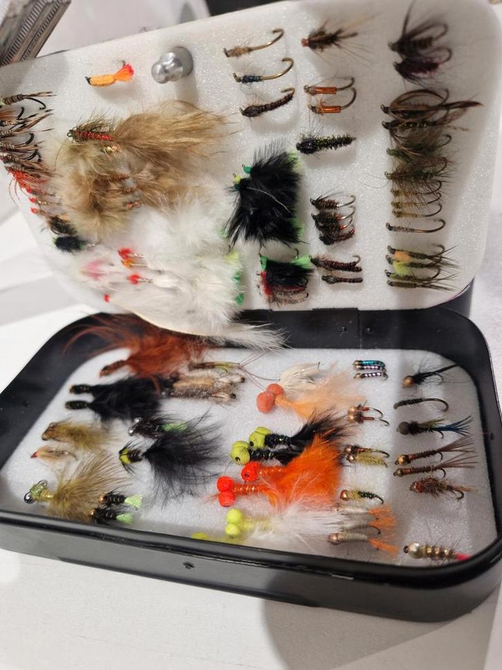 Richard Wheatley swing sleaf vliegendoos met 206 vliegen, Watersport en Boten, Hengelsport | Vliegvissen, Ophalen of Verzenden