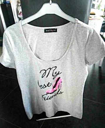 T-shirt voor dames beschikbaar voor biedingen