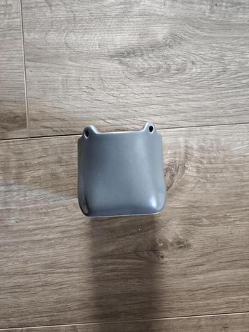 Bloempotje te koop beschikbaar voor biedingen