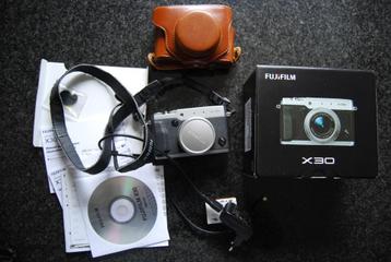 FUJI X30 12.0 MP Digitale Camera - Zilver + beschermhoes