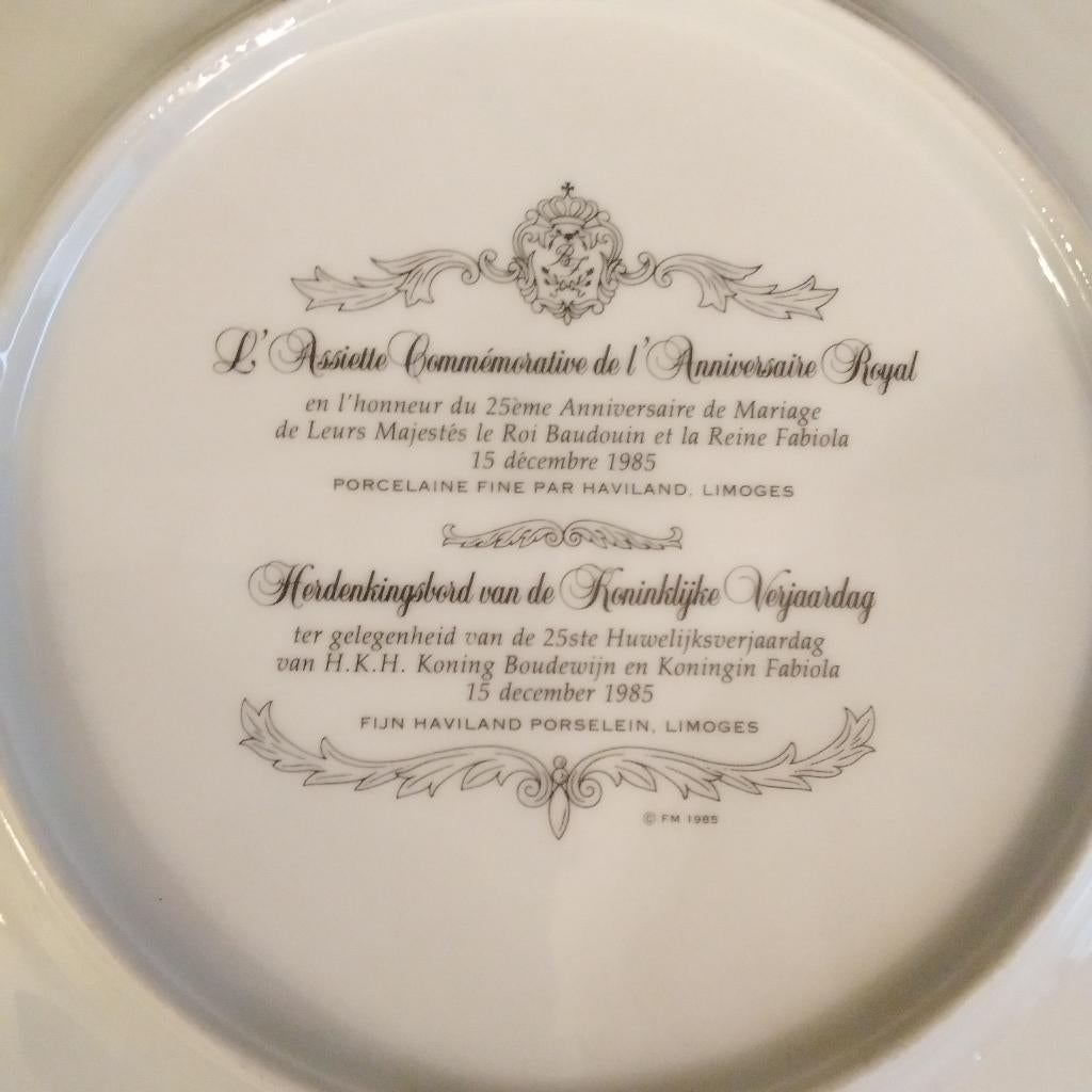 Plaque commémorative de la famille royale. Limoges, Collections, Maisons royales & Noblesse, Comme neuf, Service, Envoi