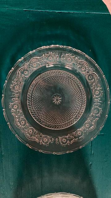 Lot de 8 belles assiettes beschikbaar voor biedingen
