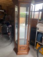 Vitrinekast, Ophalen