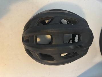 cube road race helm beschikbaar voor biedingen