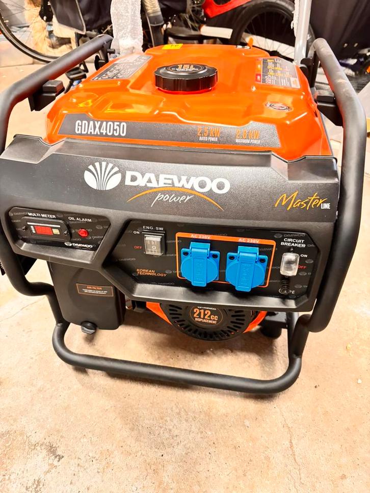 Generator/aggregaat, Doe-het-zelf en Bouw, Aggregaten, Nieuw, Benzine, Minder dan 5 kVA, Ophalen