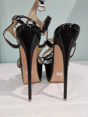 604C* sexy zwarte laksandalen met hakken van 17 cm (38) beschikbaar voor biedingen
