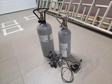 CO2Art PRO-SE Dual Stage CO2 drukregelaar en 2 CO2 flessen beschikbaar voor biedingen