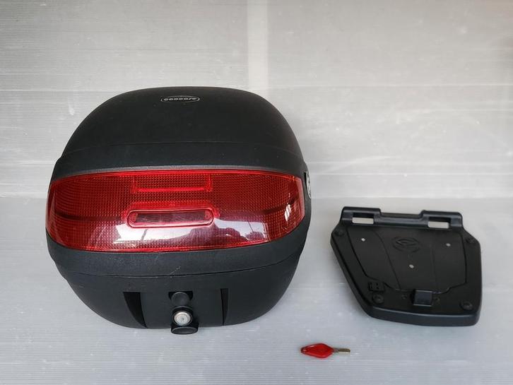 Bagage koffer voor motor brommer scooter., Motoren, Accessoires | Koffers en Tassen, Zo goed als nieuw, Ophalen of Verzenden