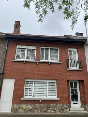 Te koop: ruime renovatiewoning op topligging, Immo, Maison 2 façades, 100 m², Province de Flandre-Orientale, 200 à 500 m²