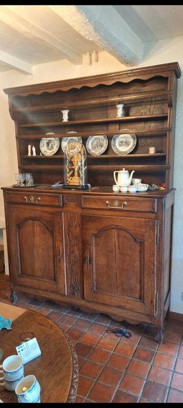Antieke bufet kast beschikbaar voor biedingen