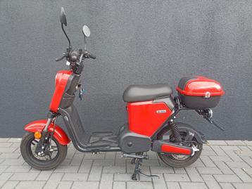 Zo goed als nieuw: IVA S2 E-GO elektrische scooter  beschikbaar voor biedingen