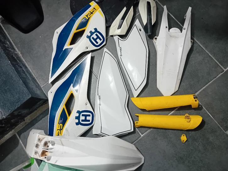 Carénage kit plastique husqvarna 125 250 te tc, Motoren, Motoren | Husqvarna, Particulier, Enduro, 11 kW of minder, 1 cilinder