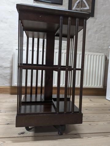 Boekenmolen h 85 x b 45 cm beschikbaar voor biedingen