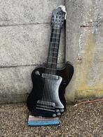 Gitaar in graniet, Ophalen, Zo goed als nieuw